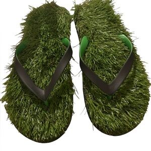 GFF GRASS FLIP-FLOPS men’s L/11 novelty thongs w/ artificial turf footbeds GUC